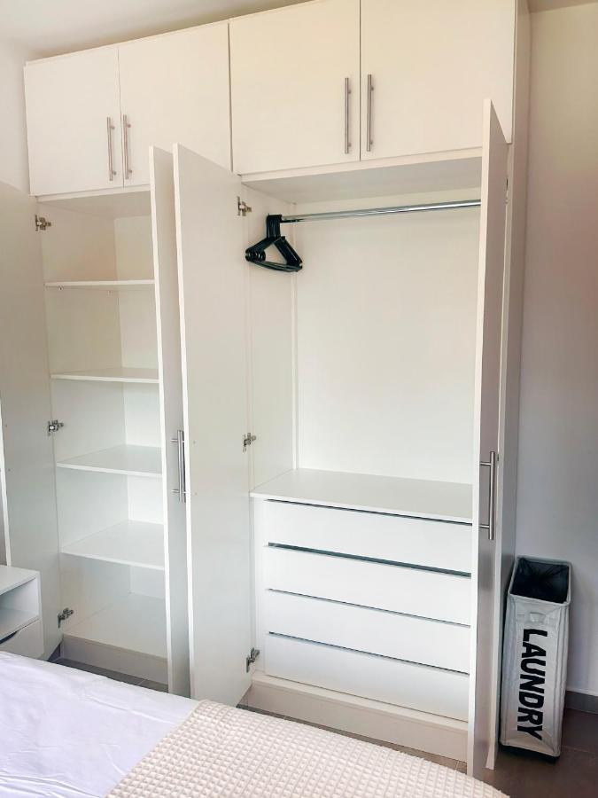 Local 102 Apartemen *