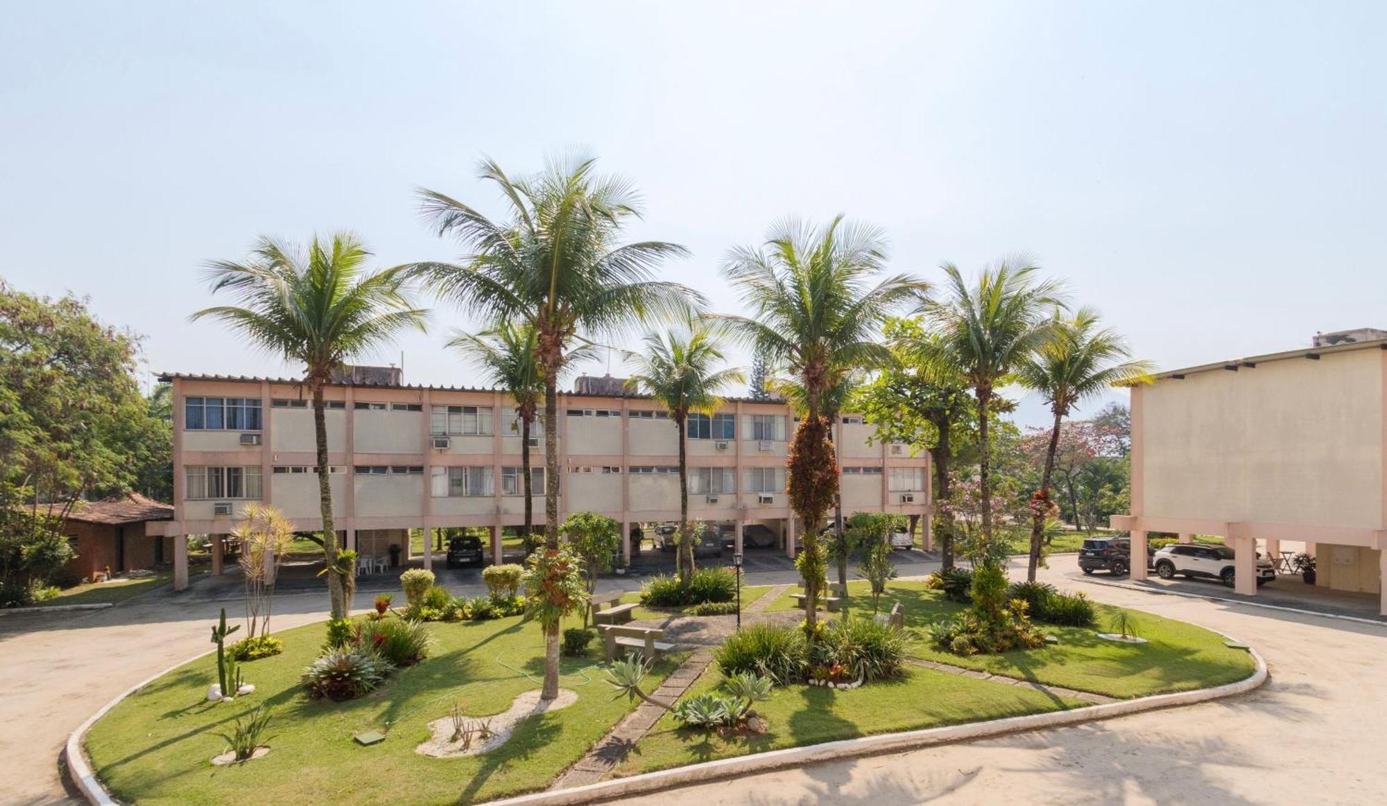 Local 102 Apartemen