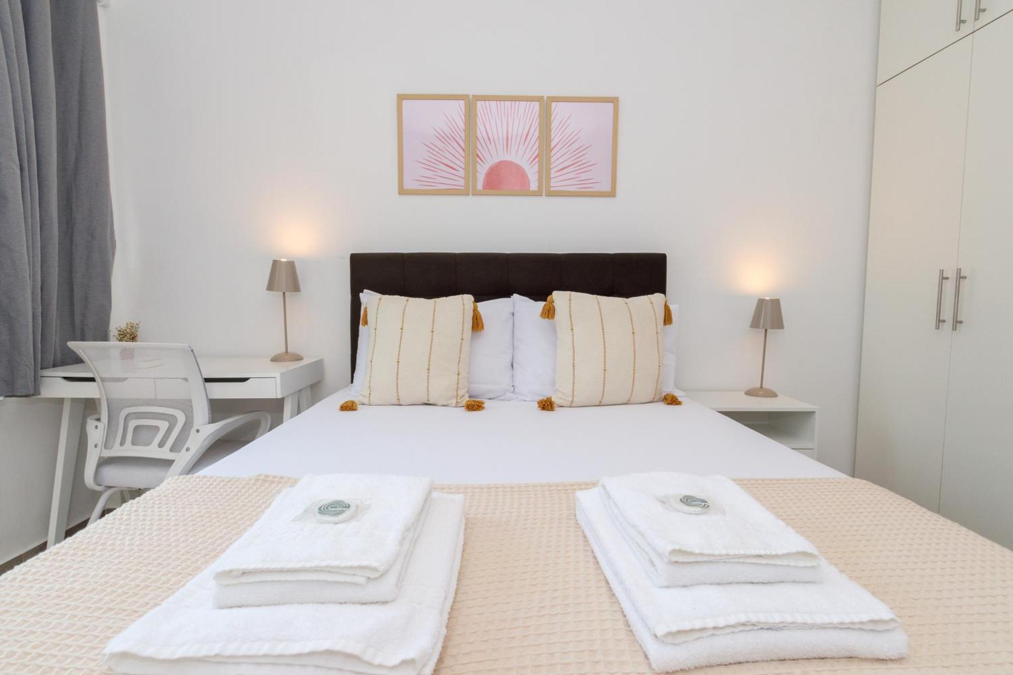 Apartemen Local 102